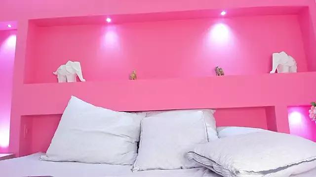 VioletAnders from StripChat is Freechat