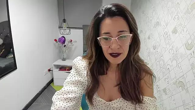 Girls: discover live performances with matured cam models, from teasing to fixations, in a variety of stunning live sex cams.