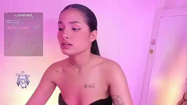 Girls: discover live performances with matured cam models, from teasing to fixations, in a variety of stunning live sex cams.
