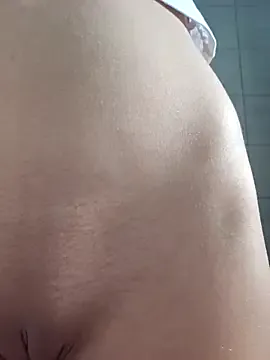 Virgin_Pussy_SquirtX