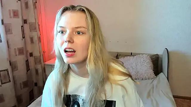 Vivian_Davis from StripChat