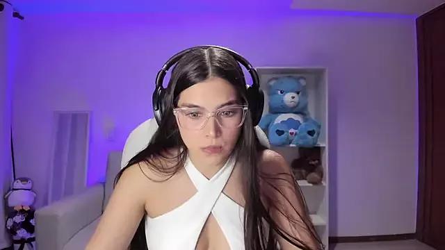 Girls: discover live performances with matured cam models, from teasing to fixations, in a variety of stunning live sex cams.