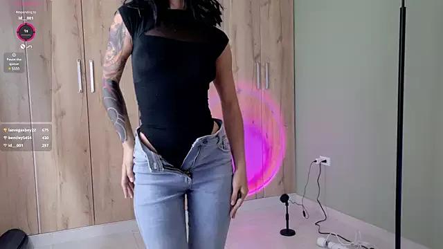 Girls: discover live performances with matured cam models, from teasing to fixations, in a variety of stunning live sex cams.