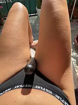 Wet-Pussycat from StripChat is Freechat