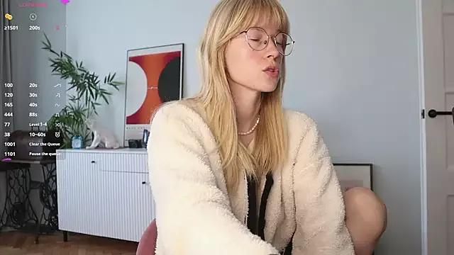 WhiteAnni from StripChat is Freechat
