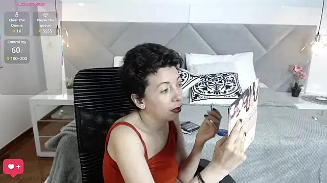 Girls: discover live performances with matured cam models, from teasing to fixations, in a variety of stunning live sex cams.