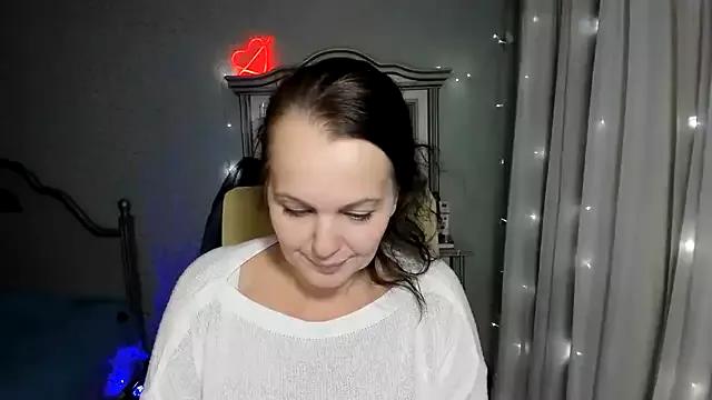 Girls: discover live performances with matured cam models, from teasing to fixations, in a variety of stunning live sex cams.