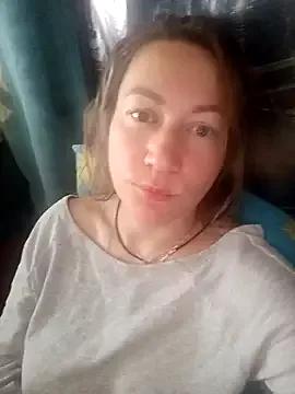 wLESLYMOSw from StripChat is Freechat