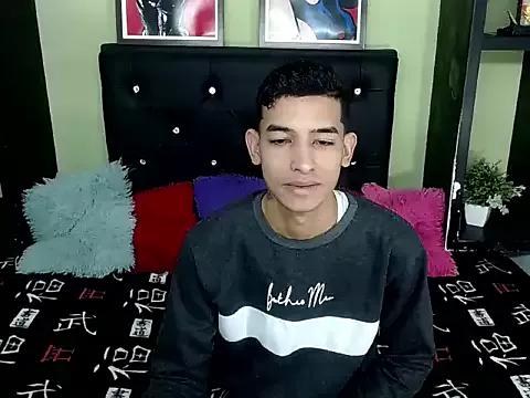 x_oliver_x from StripChat is Freechat