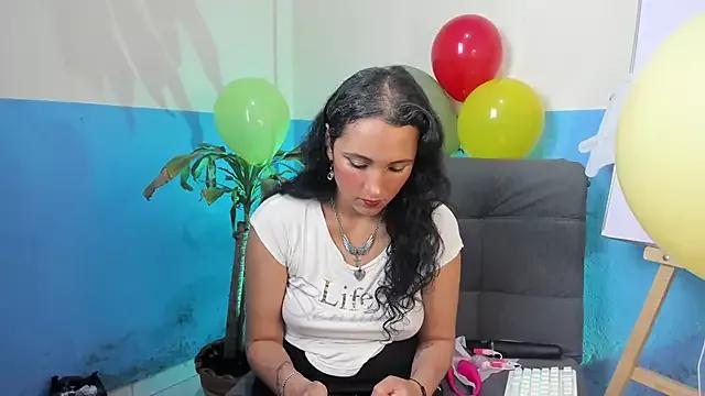Girls: discover live performances with matured cam models, from teasing to fixations, in a variety of stunning live sex cams.