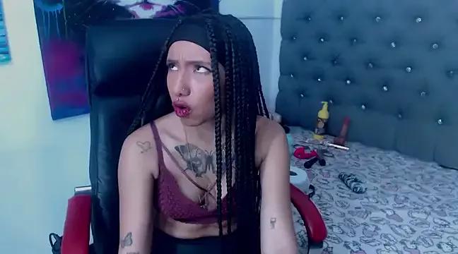 XxxReinaSexyBodyxxX777 from StripChat