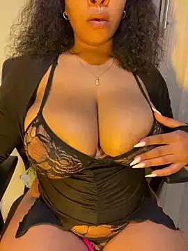 YellowHoneyDip from StripChat