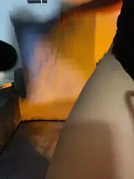 YellowHoneyDip from StripChat