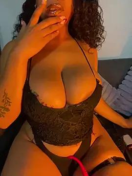 YellowHoneyDip from StripChat