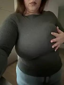 Girls: discover live performances with matured cam models, from teasing to fixations, in a variety of stunning live sex cams.