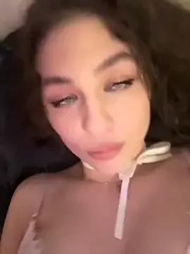 Girls: discover live performances with matured cam models, from teasing to fixations, in a variety of stunning live sex cams.