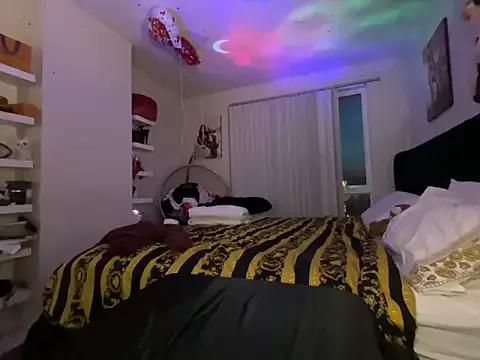 Girls: discover live performances with matured cam models, from teasing to fixations, in a variety of stunning live sex cams.