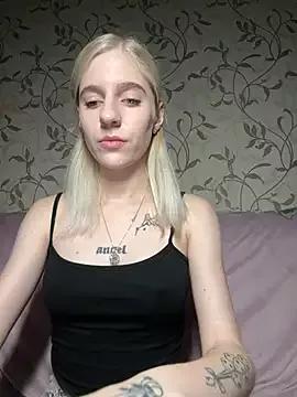 Girls: discover live performances with matured cam models, from teasing to fixations, in a variety of stunning live sex cams.