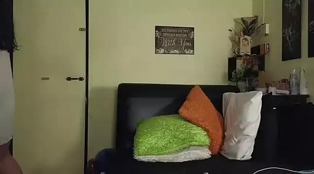 yummyLheng from StripChat