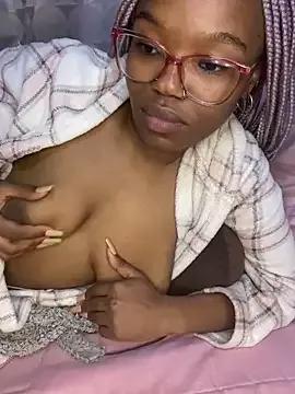 YummyMelanin117 from StripChat is Freechat