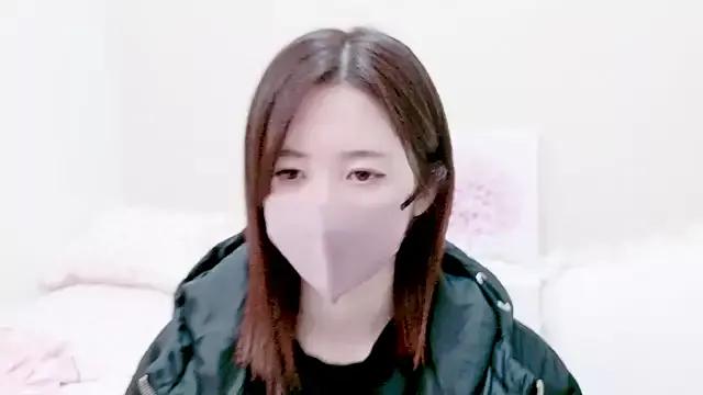 Yuu_xyz from StripChat