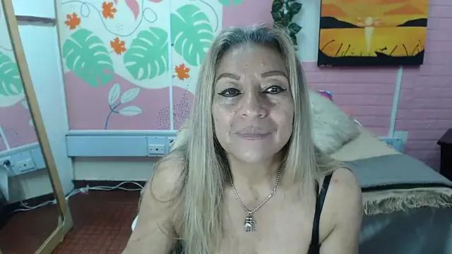 ZAMANTHA from StripChat