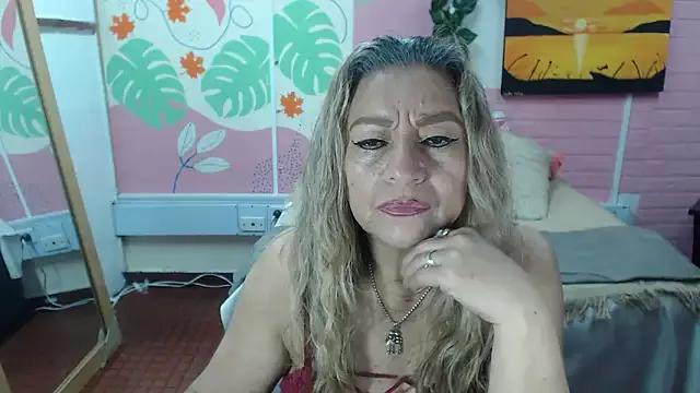 ZAMANTHA from StripChat