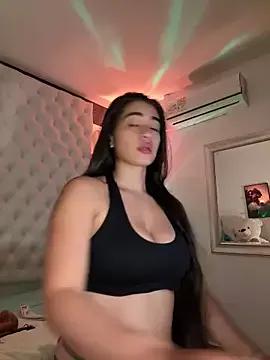 ZarahEvans from StripChat