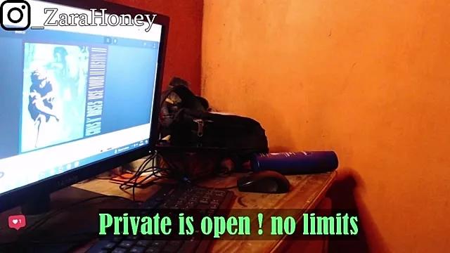 ZaraHoney from StripChat