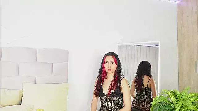 zaravee from StripChat