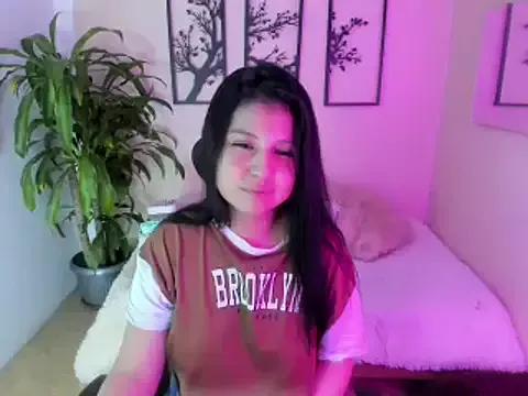 Girls: discover live performances with matured cam models, from teasing to fixations, in a variety of stunning live sex cams.