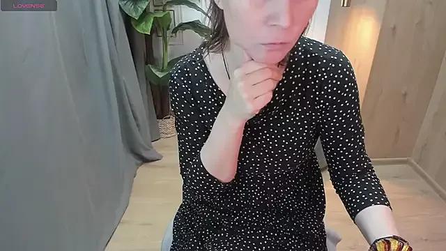 ZoeEast from StripChat
